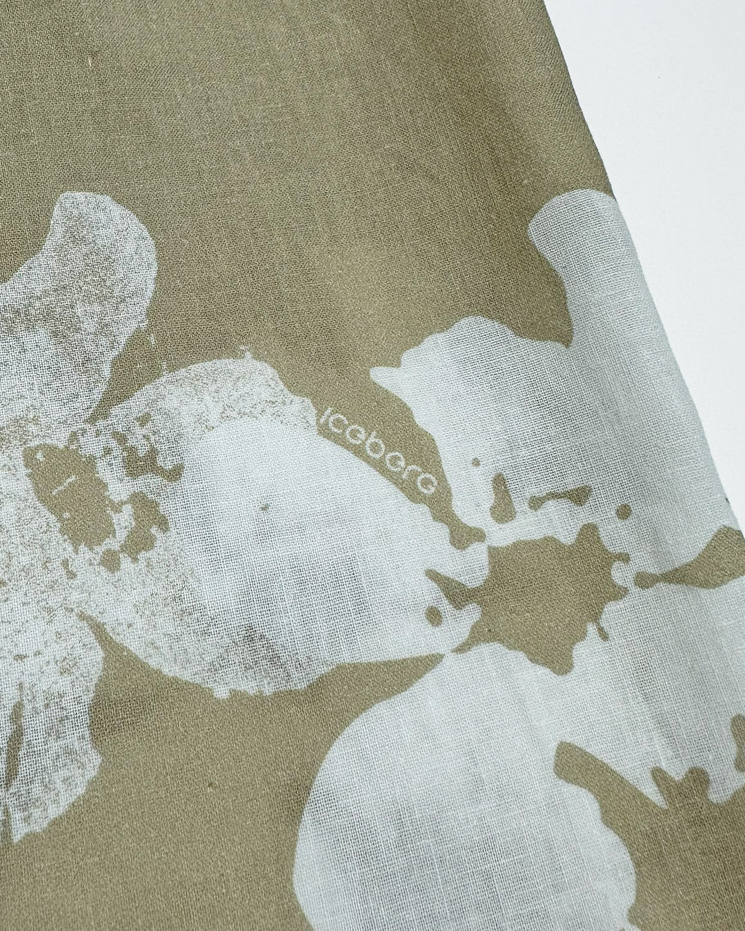 ICEBERG UOMO【メンズ/雑誌掲載/フラワーシャツ/リネンコットン/ロゴ】フラワーシャツ BI0606-13