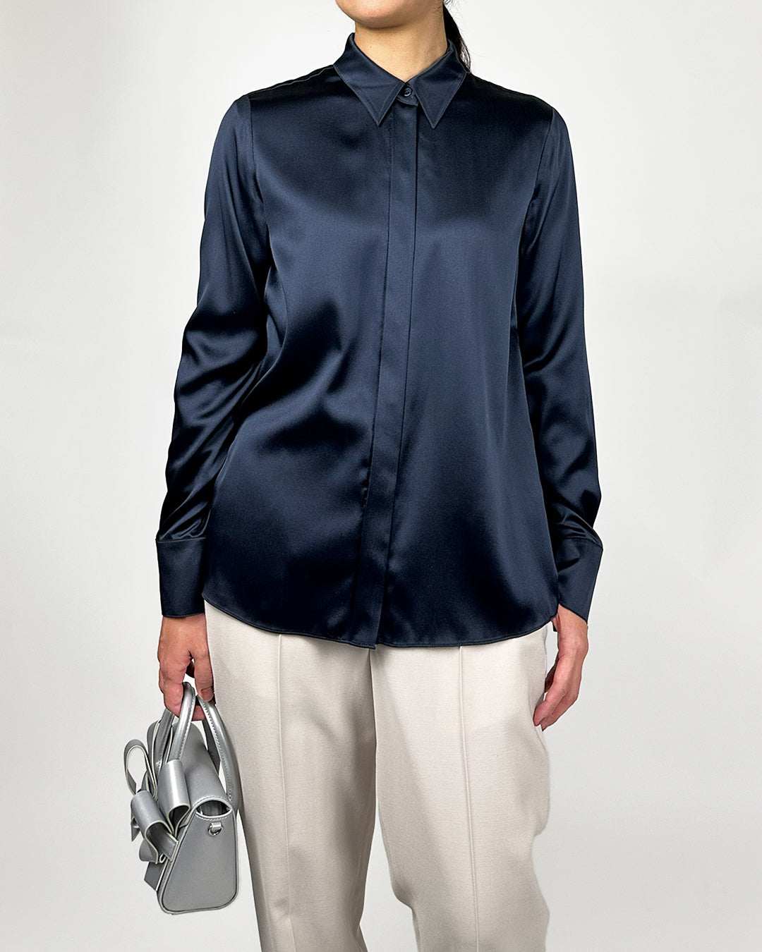 DOROTHEE SCHUMACHER【オケージョン/シルクストレッチ/フォーマル/ネイビー/美シルエット】サテンブラウス　GH2606-B7