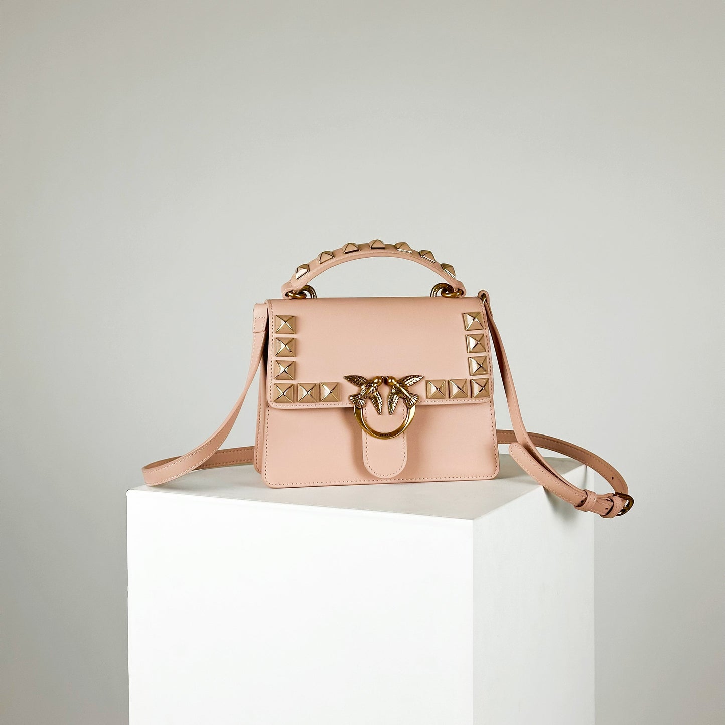 PINKO【オケージョン/セレモニー/スタッズ/ミニバッグ】レザー型押しショルダー　PD9902-02