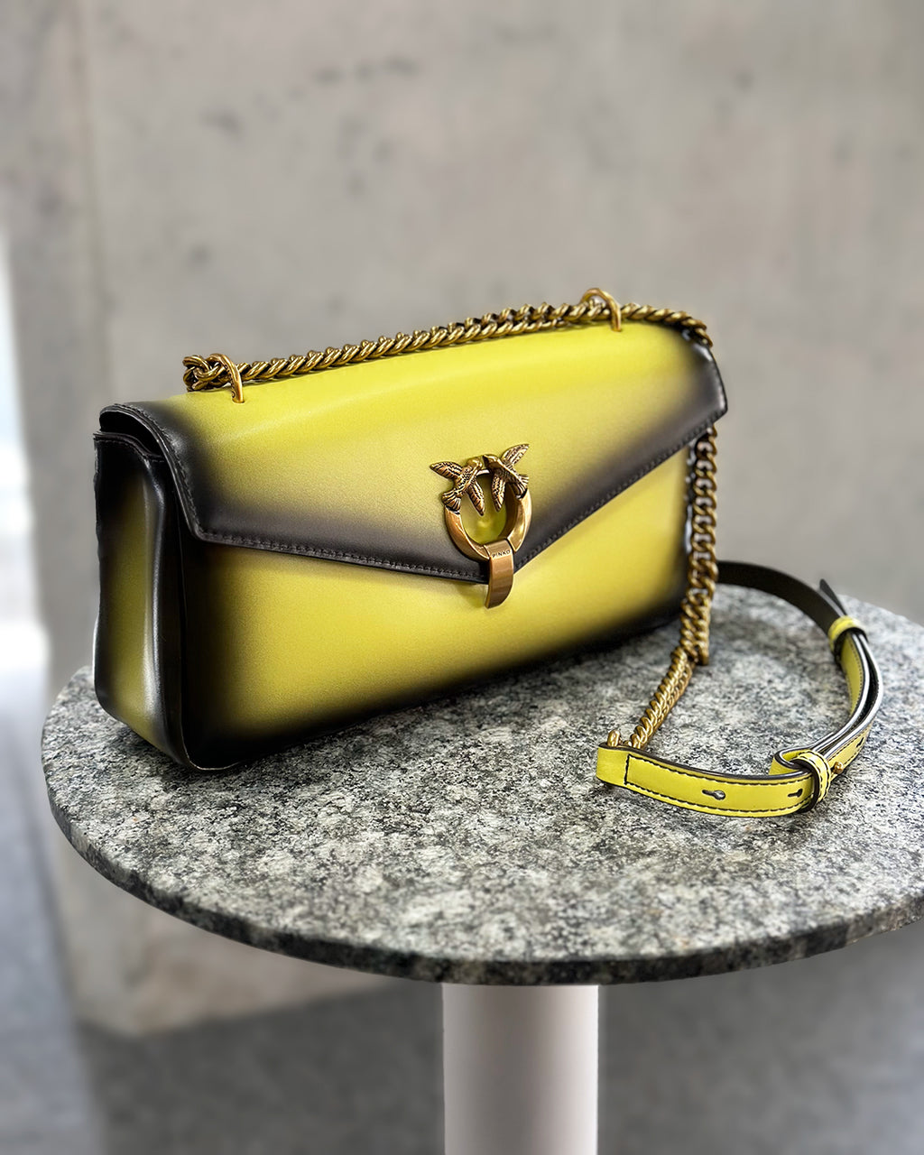 PINKO　ショルダーバッグ　PD9905-04