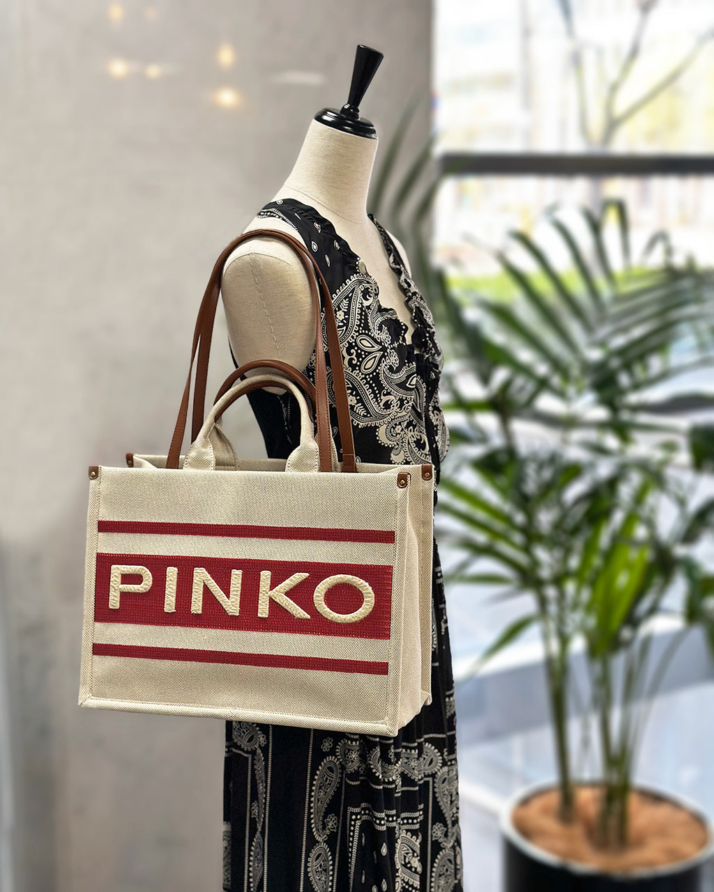 PINKO　トートバッグ　PD9908-06