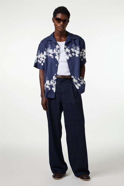 ICEBERG UOMO【メンズ/雑誌掲載/フラワーシャツ/リネンコットン/ロゴ】フラワーシャツ　BI0606-13