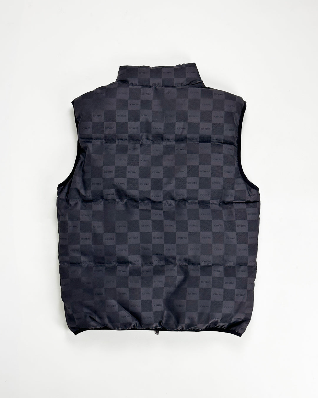ICEBERG UOMO アイスバーグウォモ【メンズ/雑誌掲載品/ロゴ刺繍】エコダウンベスト BJ0212-32