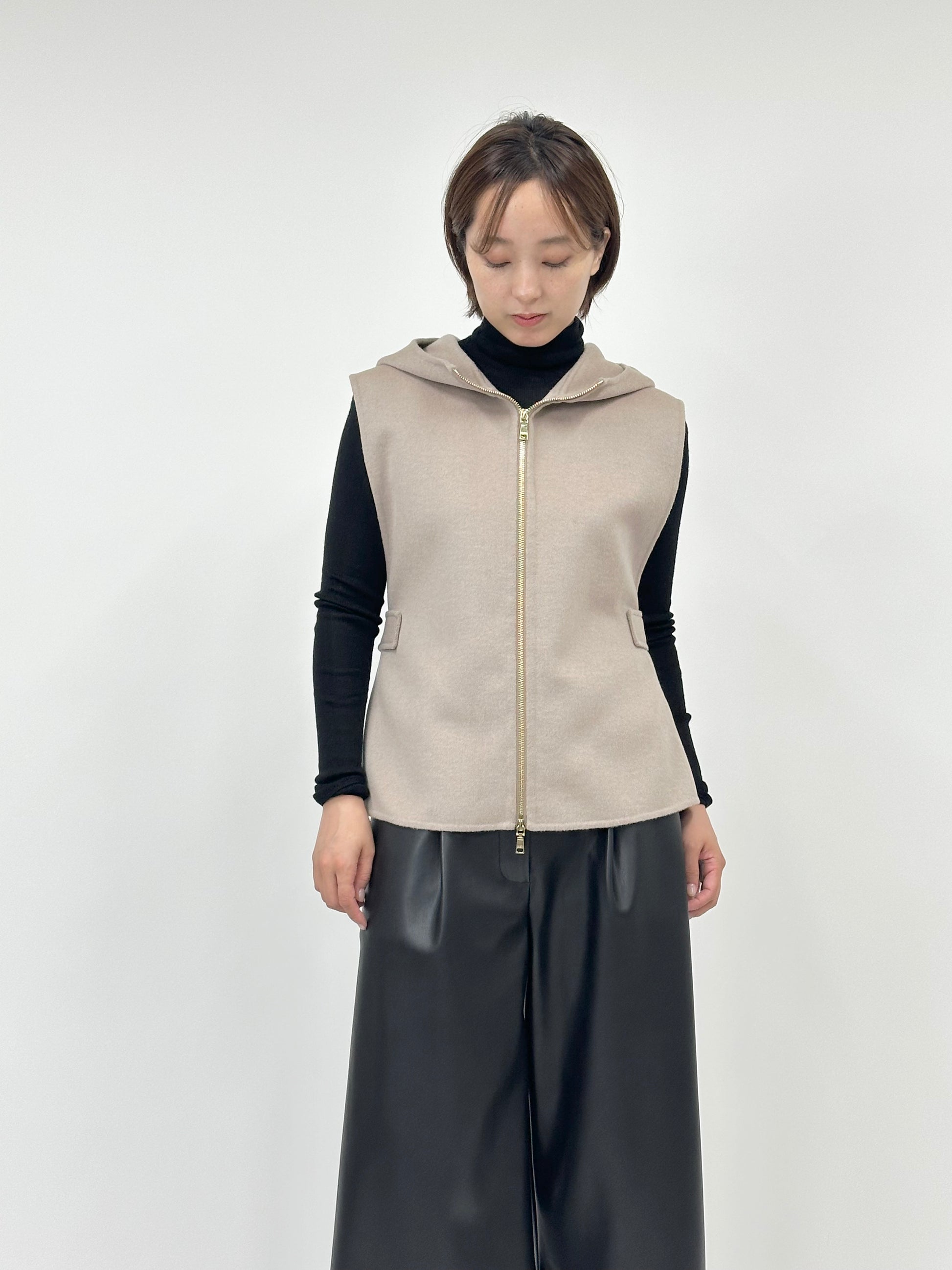 SEVENTY VENEZIA セヴンティヴェネツィア【１点のみ】【Precious掲載品/ダブルフェイス/ウールカシミヤ/ダウンベスト/サイドボタン/ニュアンスカラー】フーディベスト SH0204-05