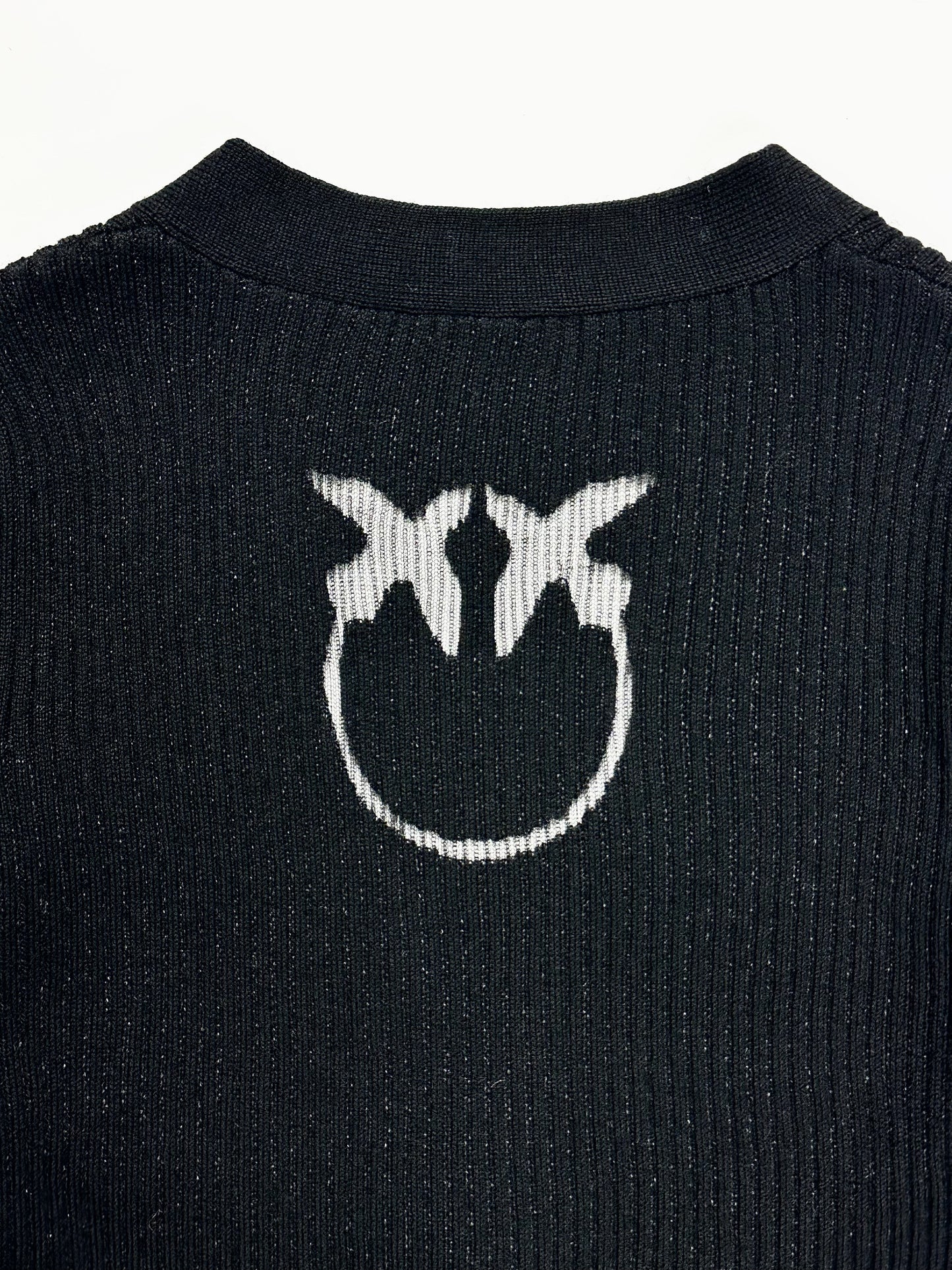 PINKO【SALE】PICK UP!残り1点【70％OFF/ショートカーデ/リブカーデ/ブラック/アンサンブル/ロゴ】ブラックリブカーディガン　PD1767-B9