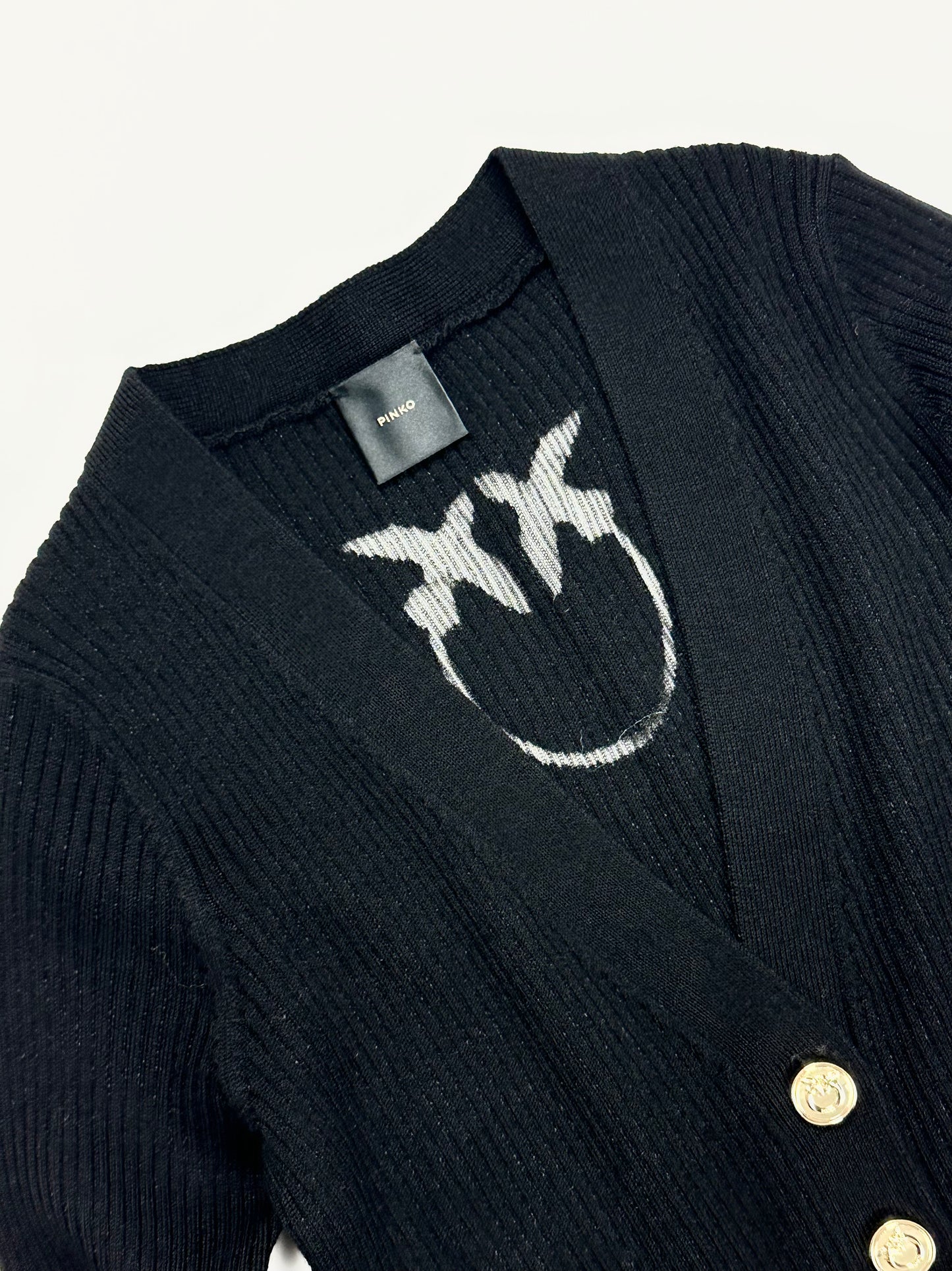 PINKO【SALE】PICK UP!残り1点【70％OFF/ショートカーデ/リブカーデ/ブラック/アンサンブル/ロゴ】ブラックリブカーディガン　PD1767-B9