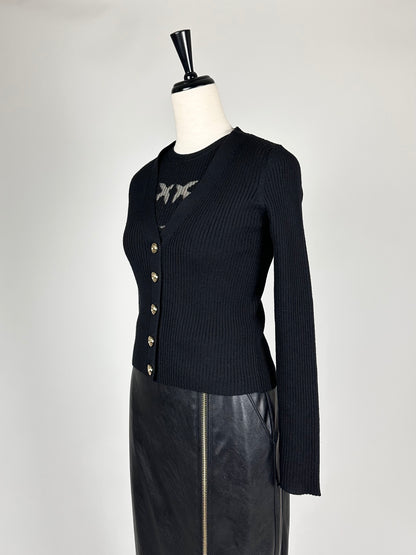 PINKO【SALE】PICK UP!残り1点【70％OFF/ショートカーデ/リブカーデ/ブラック/アンサンブル/ロゴ】ブラックリブカーディガン　PD1767-B9
