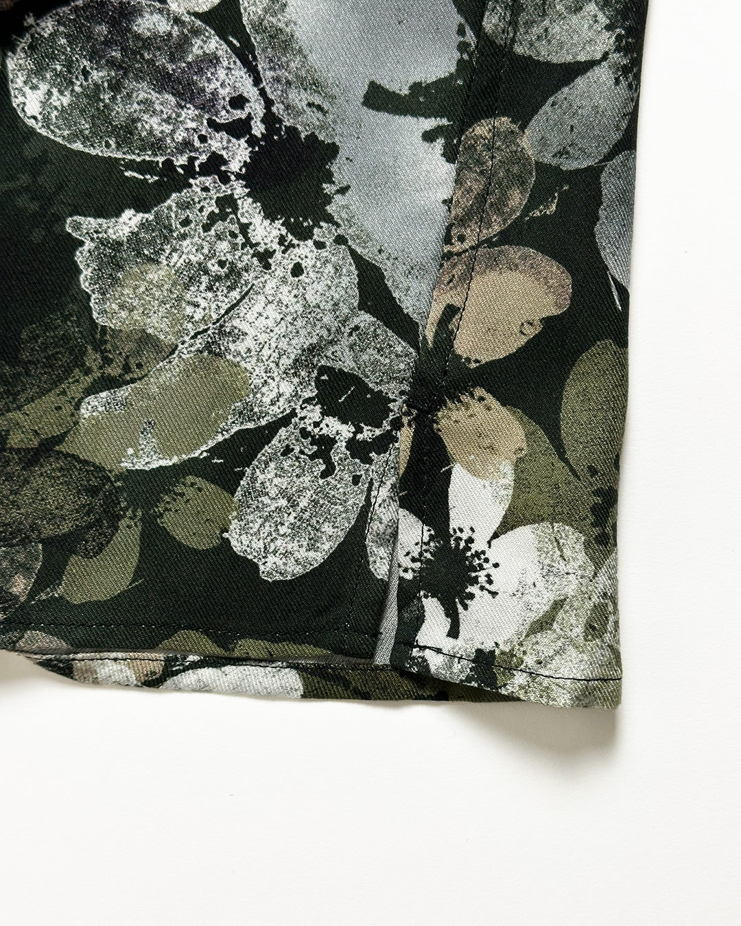 ICEBERG UOMO【メンズ/雑誌掲載/シャツ/ボタニカル/レーヨン】ボタニカルシャツ　BI0608-19