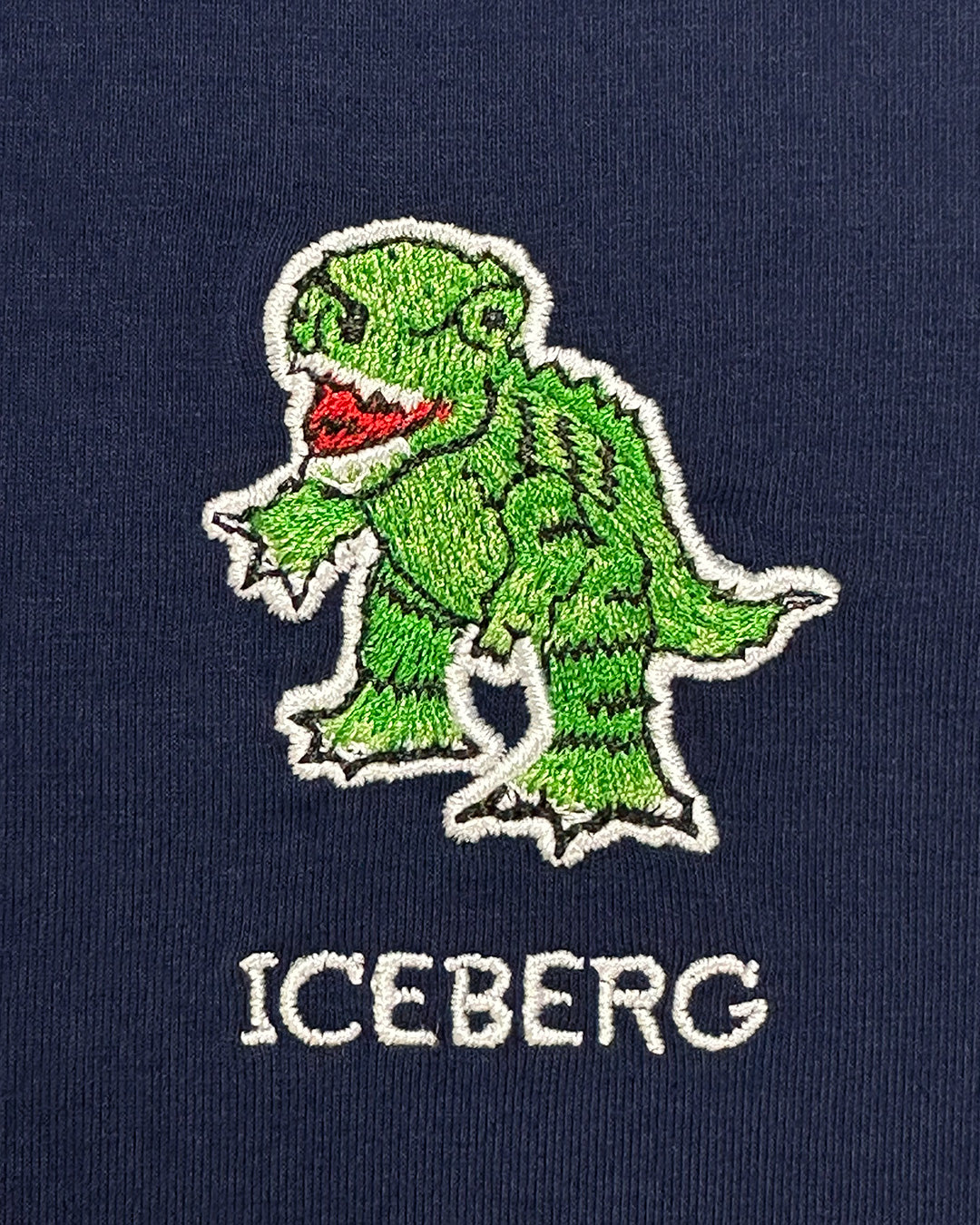 ICEBERG UOMO【メンズ/雑誌掲載/コットンストレッチ/ロゴ/刺繍/キャラクター】ダイナソーロゴTシャツ　BI0814-23